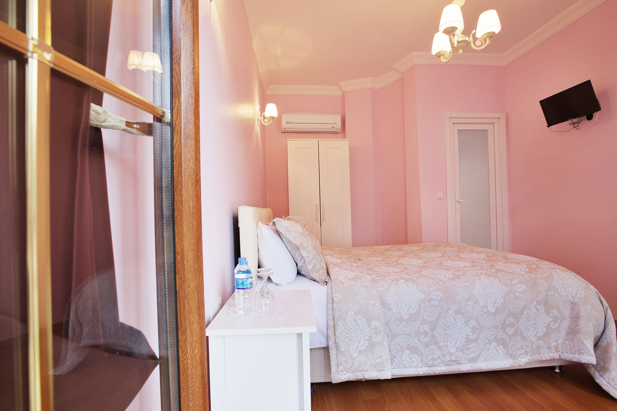 Nizam Butik Bueyuekada Hotel Prinseneilanden